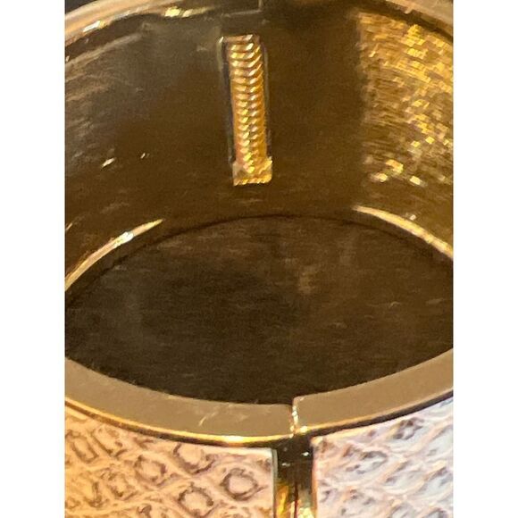 Vintage Enamel Cuff Bangle Bracelet - Picture 3 of 4